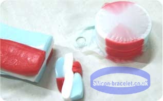 Swirl or segmented colour silicone